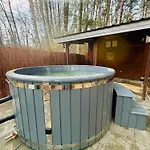 בית נופש Kurort Mirowice-domek W Lesie, Z Balia Z Jacuzzi I Hydromasazem *