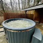 Kurort Mirowice-domek W Lesie, Z Balia Z Jacuzzi I Hydromasazem Mirowice