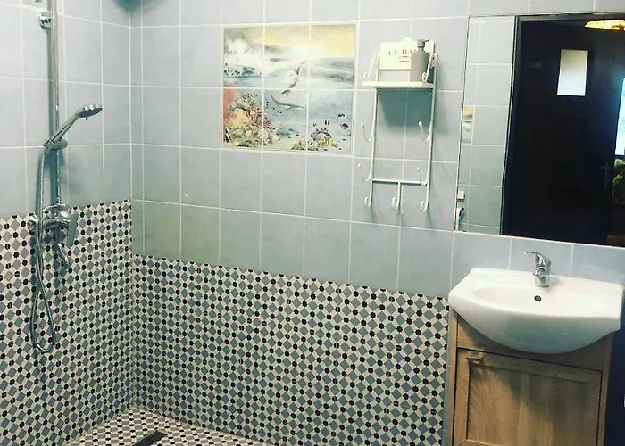 Holiday home Kurort Mirowice-domek W Lesie, Z Balia Z Jacuzzi I Hydromasazem Mirowice